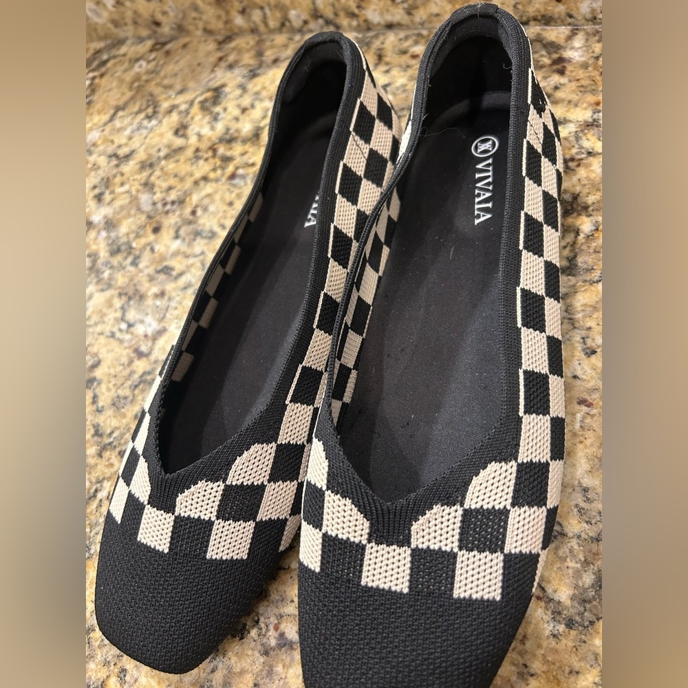Vivaia Margot Checkered Flat - Picture 4 of 6